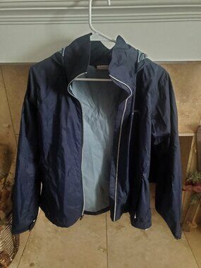 Columbia wind breaker